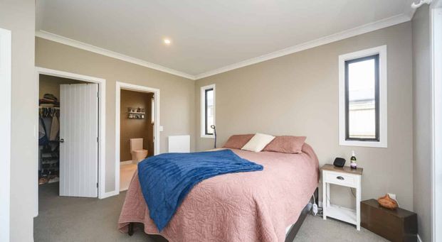 FITZHERBERT - 3 BEDROOM - Photo 1