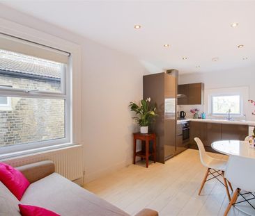 2 Bed Flat, Catford, SE6 - Photo 1