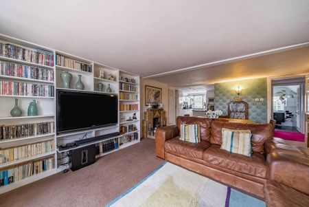 3 bedroom flat to rent - Photo 3