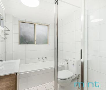 Unfurnished Spacious Two Bedroom Apartment + LUG - Photo 2