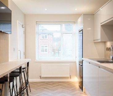 5 bedroom semi-detached house to rent - Photo 3