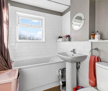 2 bedroom maisonette to rent - Photo 5