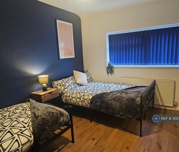 4 bedroom terraced house to rent - Photo 3