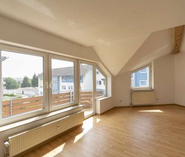 Toller Blick: 3-Zimmer-Dachgeschosswohnung mit Balkon - Foto 1
