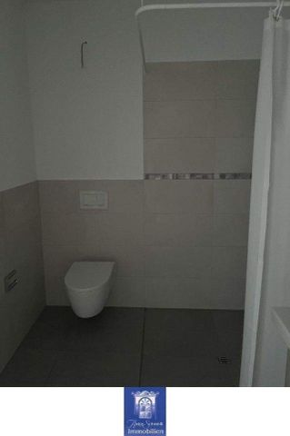 Wohntraum im Erstbezug! Fußbodenheizung, EBK, modernes Bad, schöner Balkon! Lift! - Photo 4