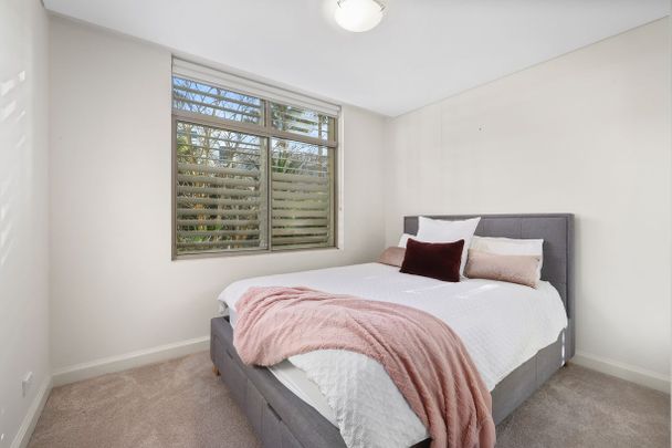 Refined and Oversized Three Bedroom Residence - Photo 1