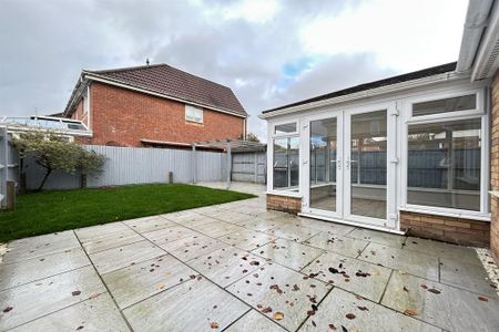 3 bedroom detached house to rent - Photo 3