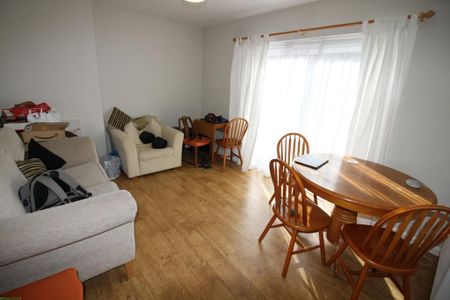 4 bedroom terraced house to rent - Photo 2