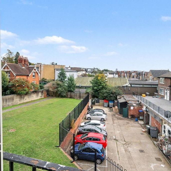 1 bedroom flat to rent - Photo 1