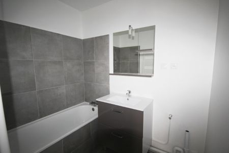 Location Appartement 2 pièces 41m² LILLE 59000 - Photo 2