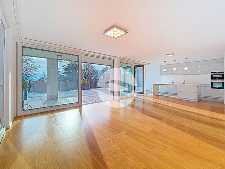 Splendid luxury accommodation with a large terrace, just a stone’s throw from the lake - Photo 2