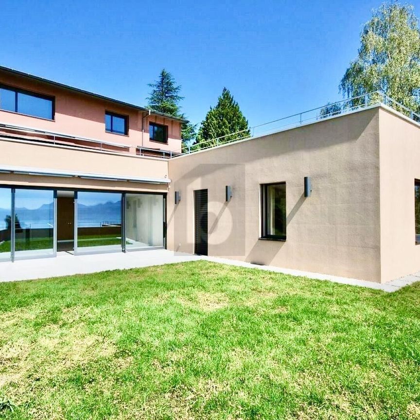 SPLENDIDE, DE HAUT STANDING AVEC MAGNIFIQUE VUE LAC - Foto 1