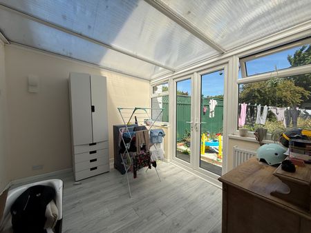 3 bedroom semi-detached house to rent - Photo 3