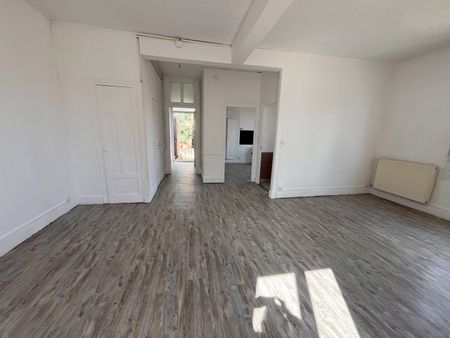 Location Appartement 4 pièces 95m² - Photo 2