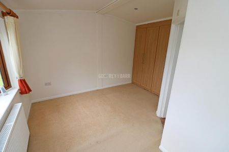 2 bedroom detached house to rent - Photo 5