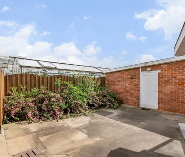 Woning met 3 SLK's, garage en tuin te OLVW. - Photo 6