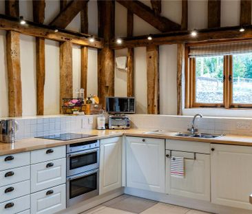 3 bedroom semi-detached house to rent - Photo 6