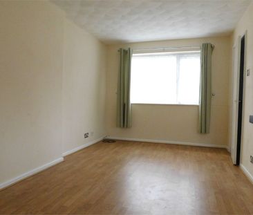 Alma Street - Photo 2