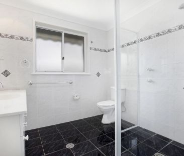 Rejuvenated Large Family Beachside Home with Water Views. Pet frien... - Photo 6