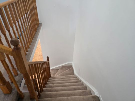 For Lease - 104 Sunfield Road Unit# Main, Toronto, Ontario - Photo 1