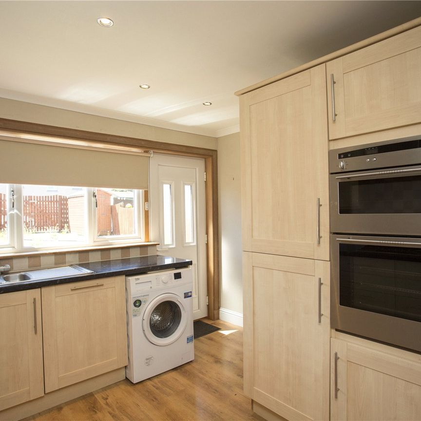 3 bedroom terraced house to rent - Photo 1