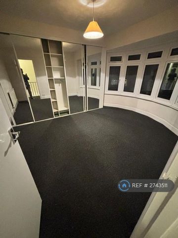 4 bedroom detached house to rent - Photo 5