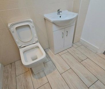 3 bedroom end of terrace house to rent - Photo 6