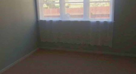 Spacious 2-Bedroom Recently Renovated Home for Rent - Photo 2