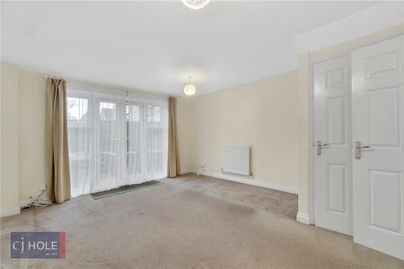 3 bedroom end of terrace house to rent - Photo 2