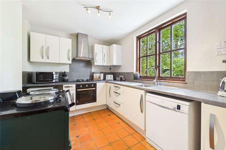 Upper Lodge Farm, Rectory Road, Padworth Common, Reading, Berkshire, RG7 - Photo 5