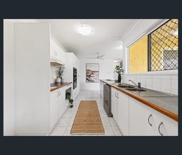 Spacious Family Living with Multiple Zones in Annandale - Photo 2