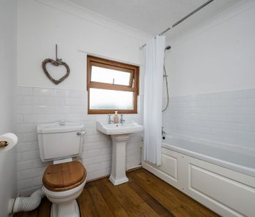 2 bedroom end of terrace house to rent - Photo 6