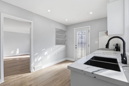 For Lease - 81 Maclennan Avenue Unit# Main, Hamilton, Ontario - Photo 3