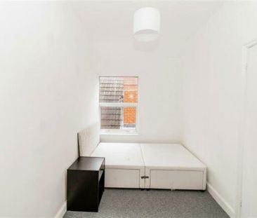 Darwin Road, SO15 - Photo 4