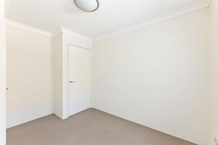 Street-Front 4x2 Comfort Opposite Parkland Living - Photo 3