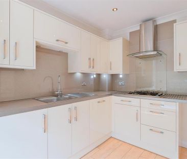 3 bedroom apartment to rent - Photo 6