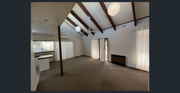 Very Comfortable, Updated 2 Bedroom Unit - Photo 1