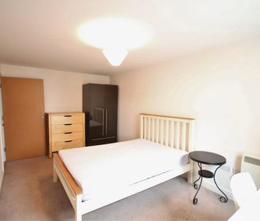 3 bedroom flat to rent - Photo 3