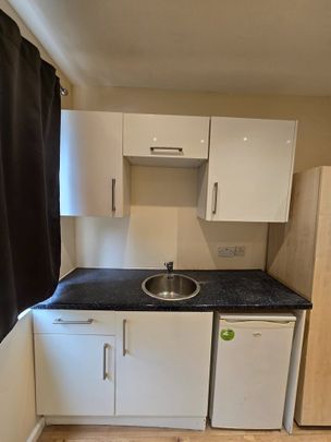 Studio Flat, Sunny Bank, SE25 - Photo 1