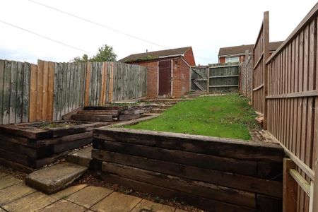 3 bedroom semi-detached house to rent - Photo 5