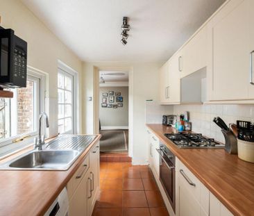 3 bedroom semi-detached house to rent - Photo 1