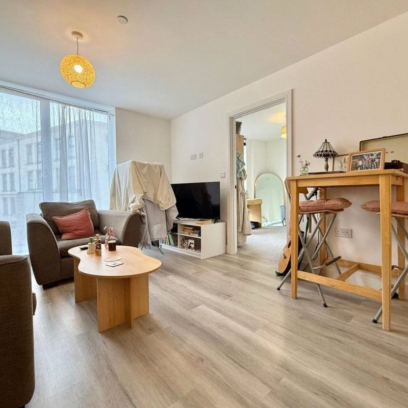 Commercial Road, Poole, Dorset, BH14 - Photo 1