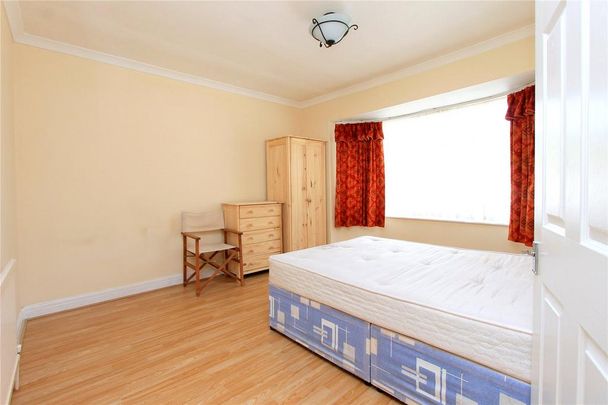 4 bedroom semi-detached house to rent - Photo 1