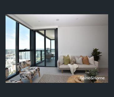 Rhodes Central Two Bedroom Apartment with 17th Floor Waterviews! - Photo 5