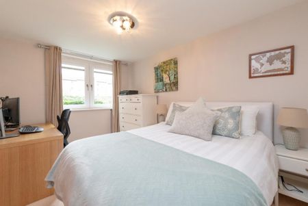 3 bedroom flat to rent - Photo 5