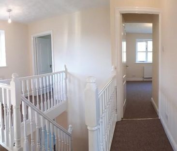 4 bedroom detached house to rent - Photo 3
