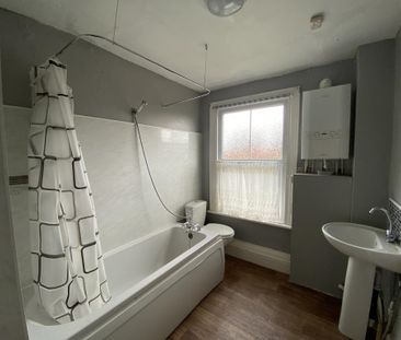 2 bedroom terraced house to rent - Photo 2