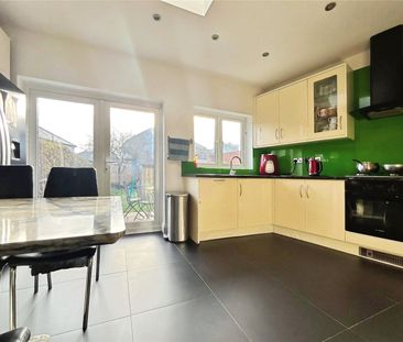 Ellerdine Road, Whitton Borders, Middlesex, TW3 2PN - Photo 2