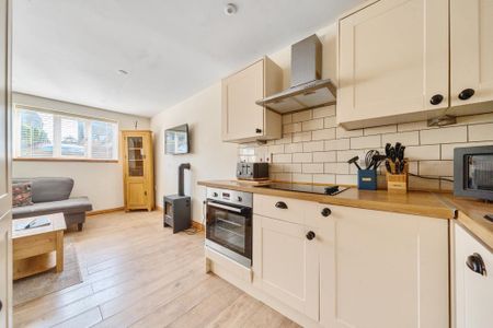 2 bedroom cottage to rent - Photo 2