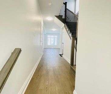 For Lease - 65 Copperhill Heights, Barrie, Ontario - Photo 5